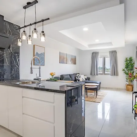 High Floor Family With Ocean Views By Lovetenerife * 阿德耶
